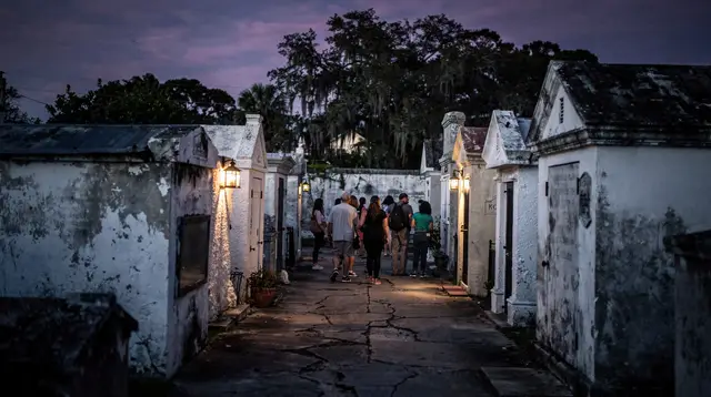 Ghost vampire tours