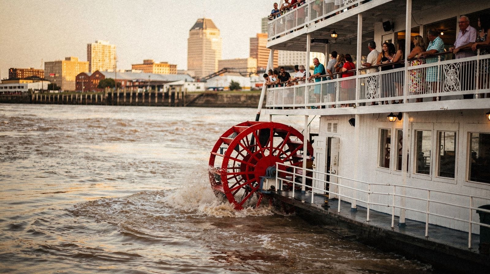 Steamboat Natchez et croisières fluviales comparées